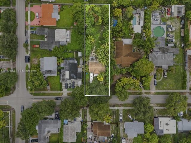 4 of 7 - 2541 Washington Street, Hollywood, FL