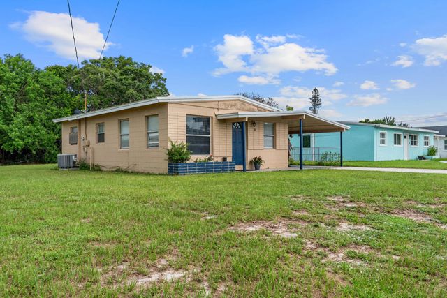 2 of 19 - 1810 N 16th Court, Fort Pierce, FL