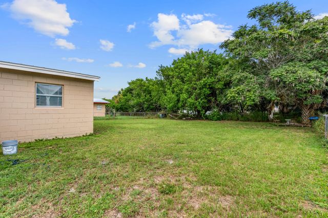 4 of 19 - 1810 N 16th Court, Fort Pierce, FL
