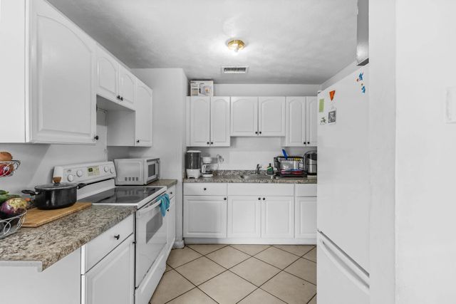 5 of 19 - 1810 N 16th Court, Fort Pierce, FL