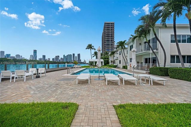 2 of 12 - 1120 Venetian Way #1c, Miami, FL