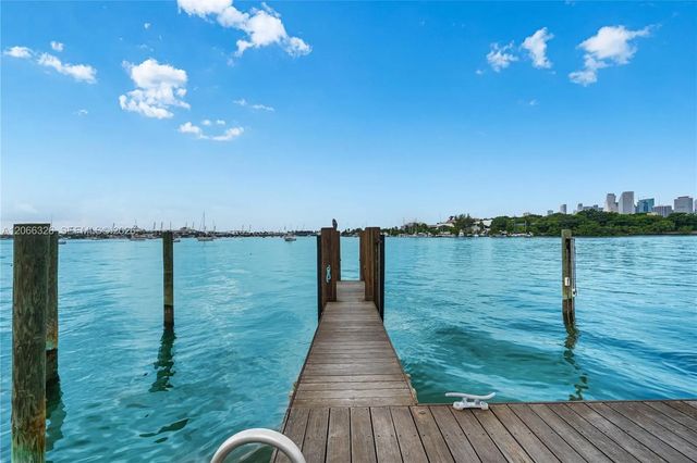 4 of 12 - 1120 Venetian Way #1c, Miami, FL
