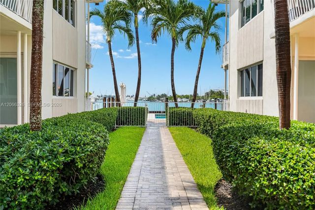 5 of 12 - 1120 Venetian Way #1c, Miami, FL