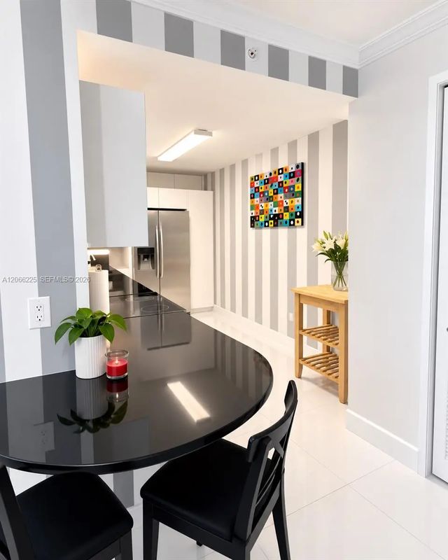 4 of 33 - 401 69th Street #304, Miami Beach, FL