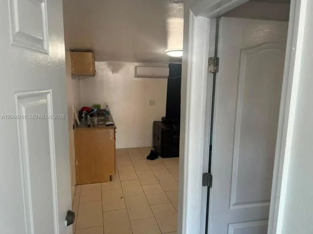 3 of 24 - 6841 Atlanta Street, Hollywood, FL