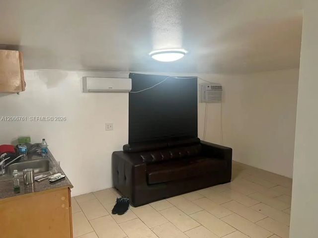 4 of 24 - 6841 Atlanta Street, Hollywood, FL