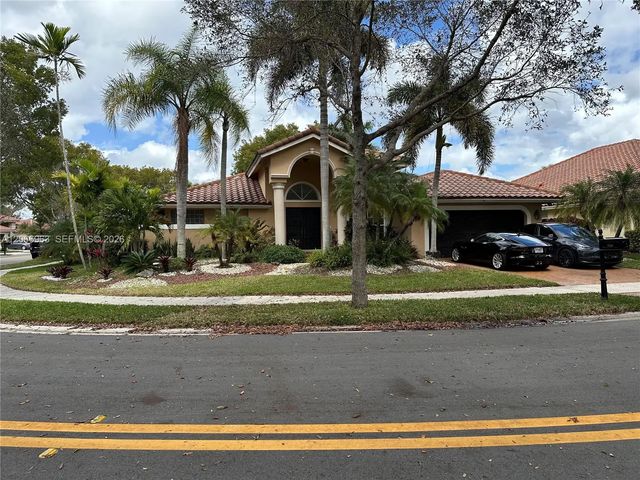966 Spoonbill Circle, Weston