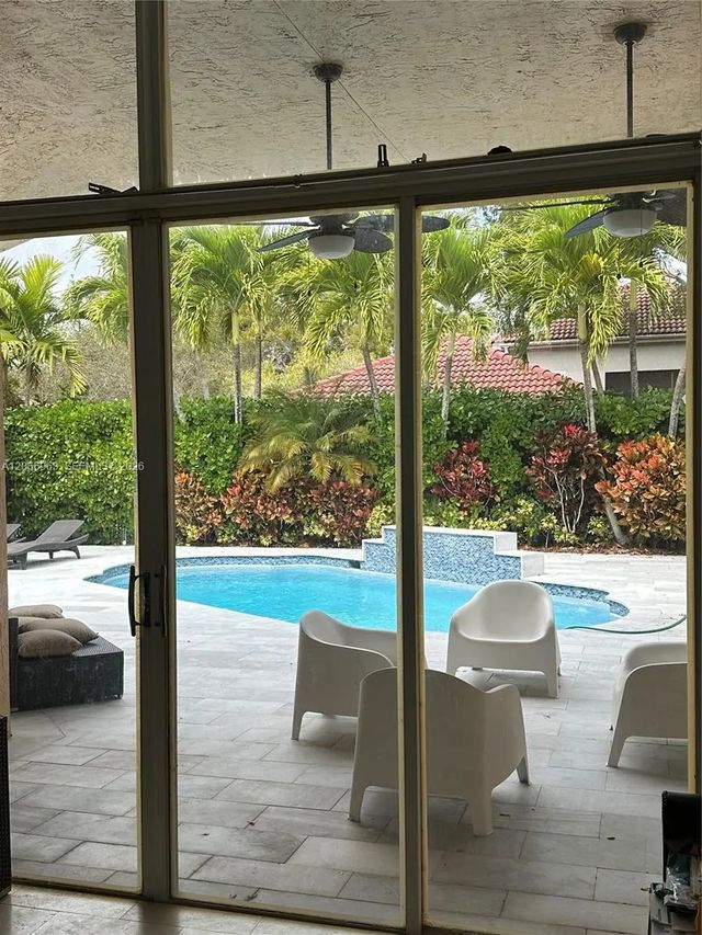 4 of 6 - 966 Spoonbill Circle, Weston, FL