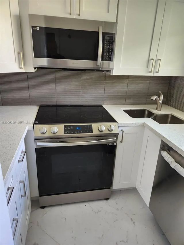 1333 E Hallandale Beach Boulevard #423, Hallandale Beach