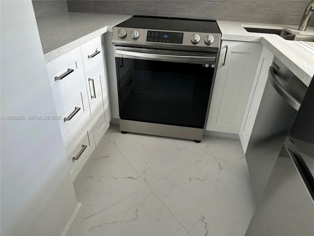 4 of 14 - 1333 E Hallandale Beach Boulevard #423, Hallandale Beach, FL