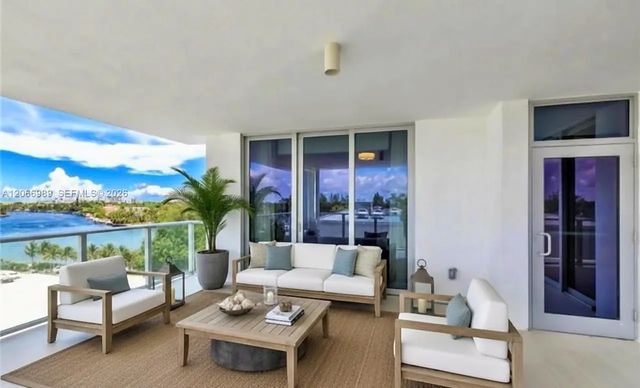 2 of 44 - 1180 N Federal Highway #501, Fort Lauderdale, FL