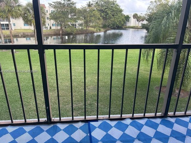 3 of 9 - 230 Lakeview Drive #209, Weston, FL