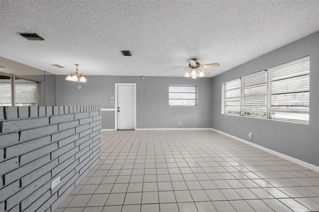 5 of 38 - 414 Foresteria Drive, Lake Park, FL