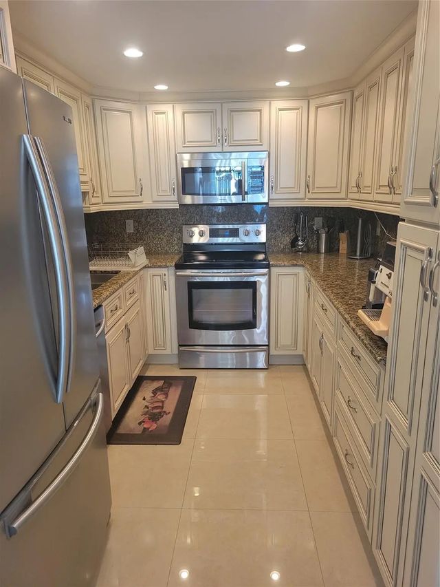 2 of 34 - 2401 S Ocean Drive #1108, Hollywood, FL