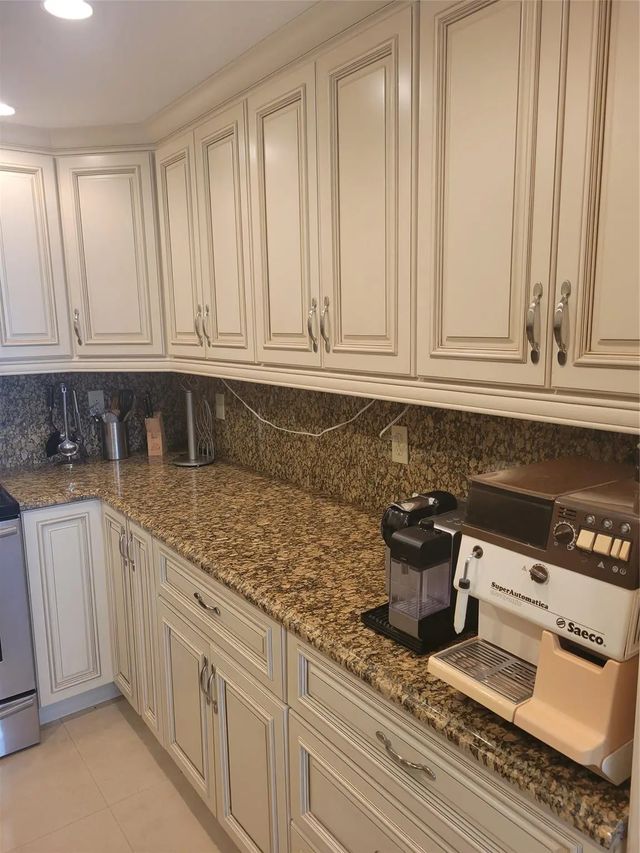 5 of 34 - 2401 S Ocean Drive #1108, Hollywood, FL