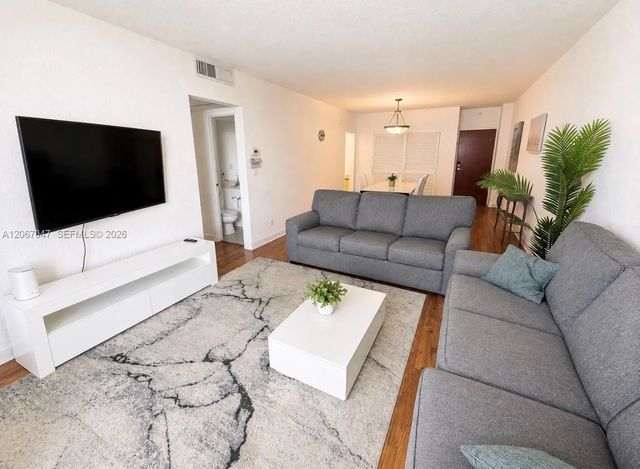 5 of 10 - 4001 S Ocean Drive #4l, Hollywood, FL