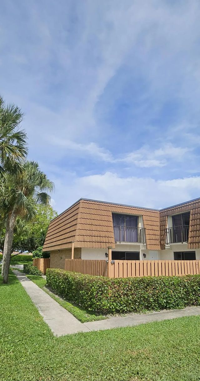 3 of 74 - 141 Heritage Way Se, West Palm Beach, FL