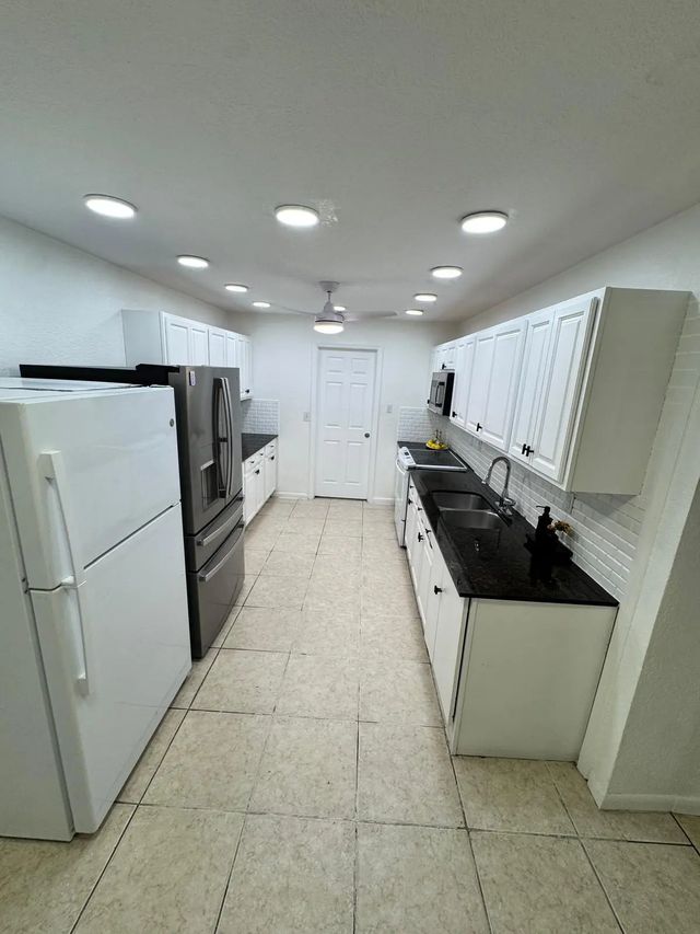 3 of 11 - 3842 Patio Court, Lake Worth Beach, FL