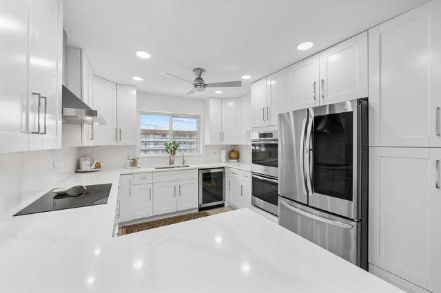 3 of 29 - 1040 Crystal Lake Drive #4, Deerfield Beach, FL