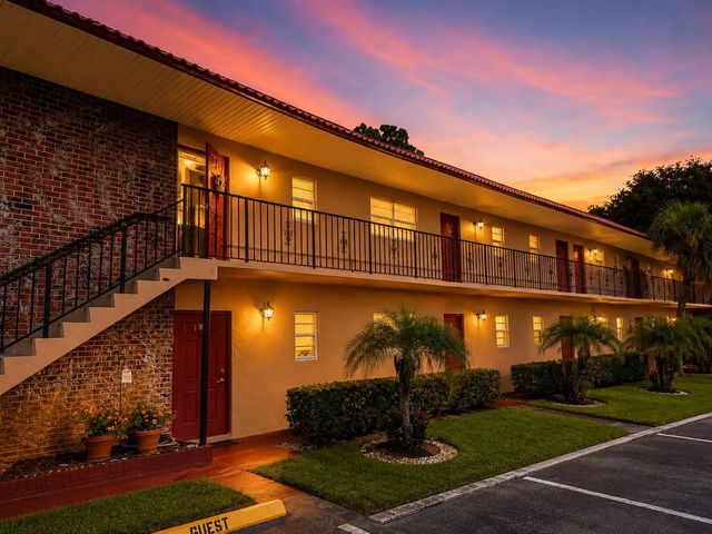 1979 Sw Palm City Road #g, Stuart
