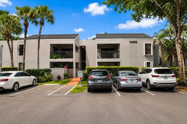 13280 Sw 88th Lane #203-b, Miami
