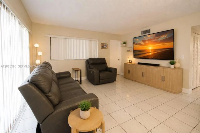 4 of 19 - 13280 Sw 88th Lane #203-b, Miami, FL