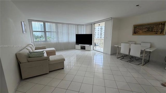 3 of 22 - 1825 S Ocean Drive #509, Hallandale Beach, FL
