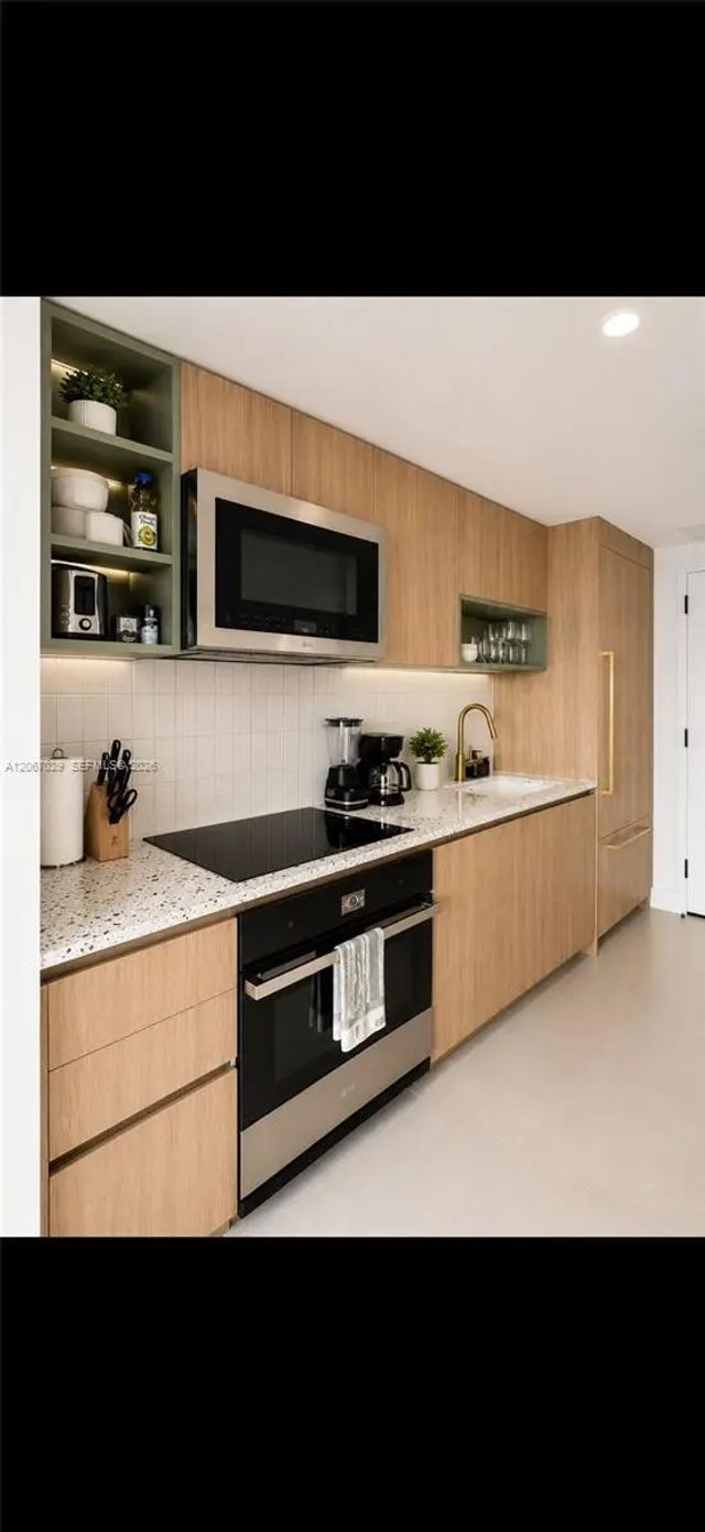 4 of 5 - 159 Ne 6th Street #3911, Miami, FL