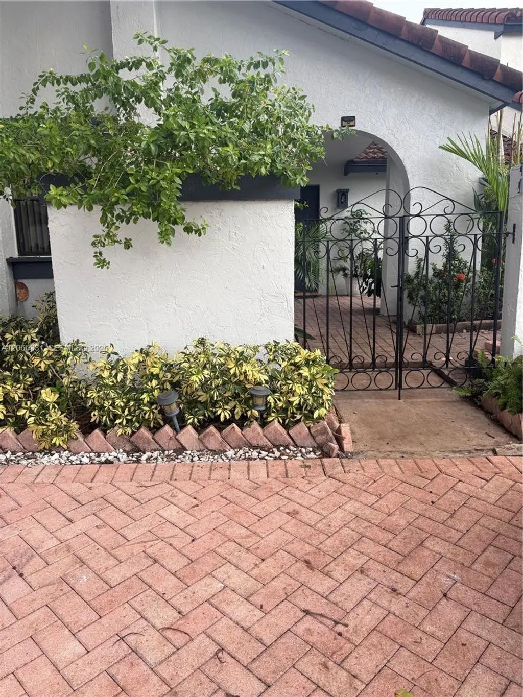 17919 Nw 66th Court, Hialeah