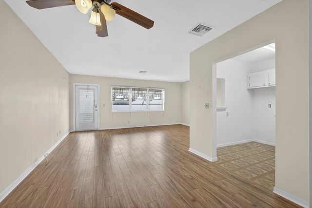 4 of 27 - 159 Easthampton G, West Palm Beach, FL