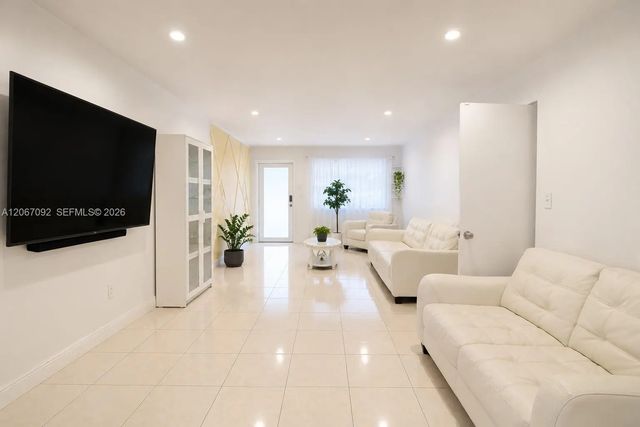 4 of 25 - 2961 Nw 173rd Terrace, Miami Gardens, FL