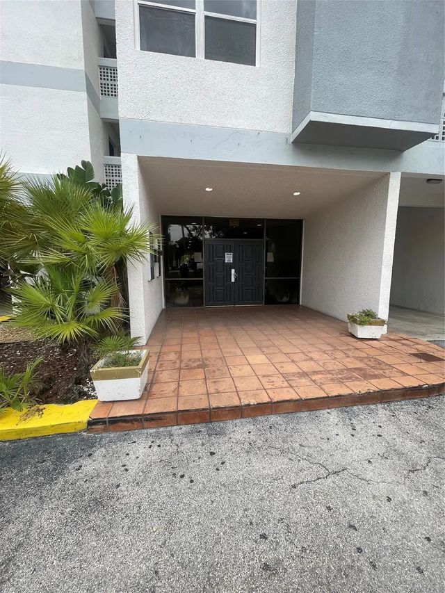 3 of 39 - 3301 Spanish Moss Terrace #610, Lauderhill, FL