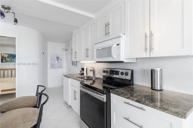 5 of 30 - 401 Ocean Drive #316, Miami Beach, FL