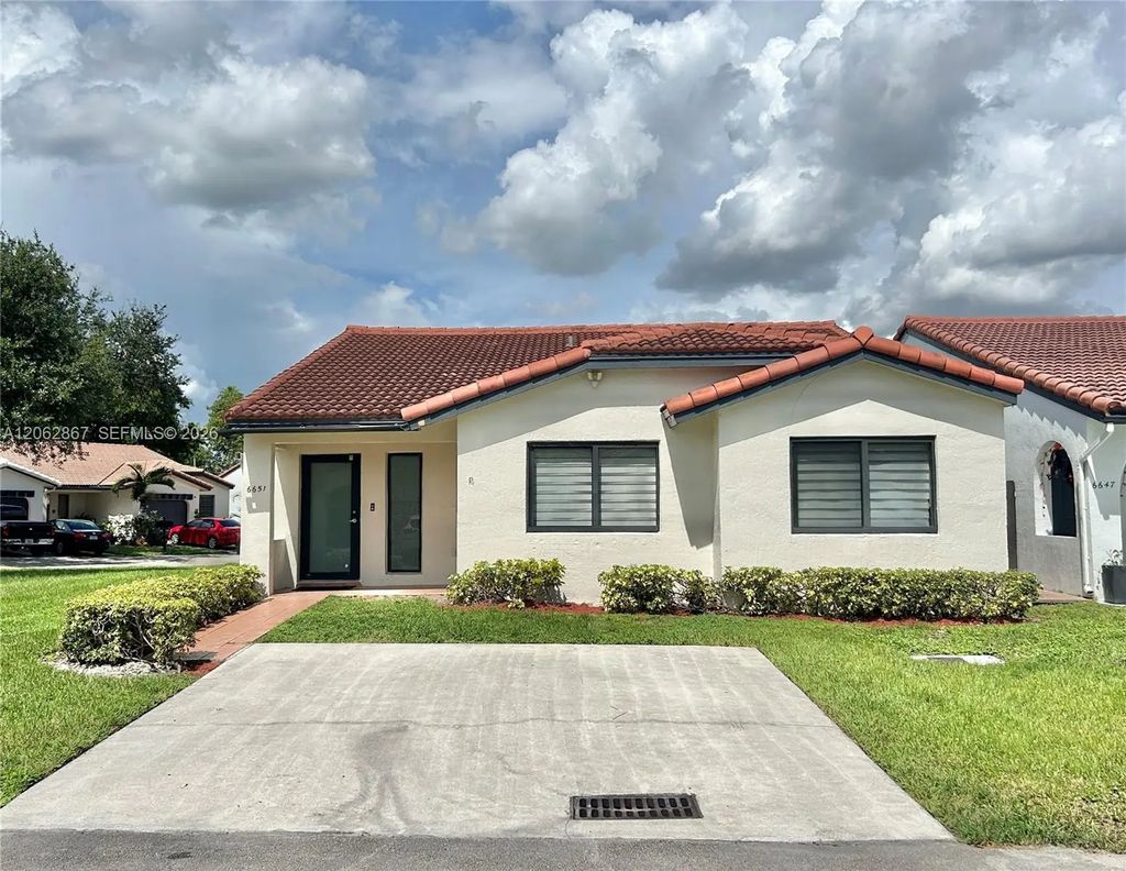 6651 Nw 173rd Lane #6651, Hialeah