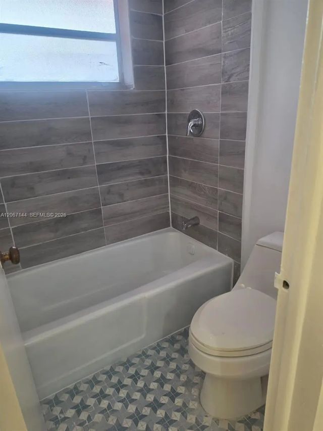 4 of 22 - 251 Ne 187th Street #803, Miami, FL