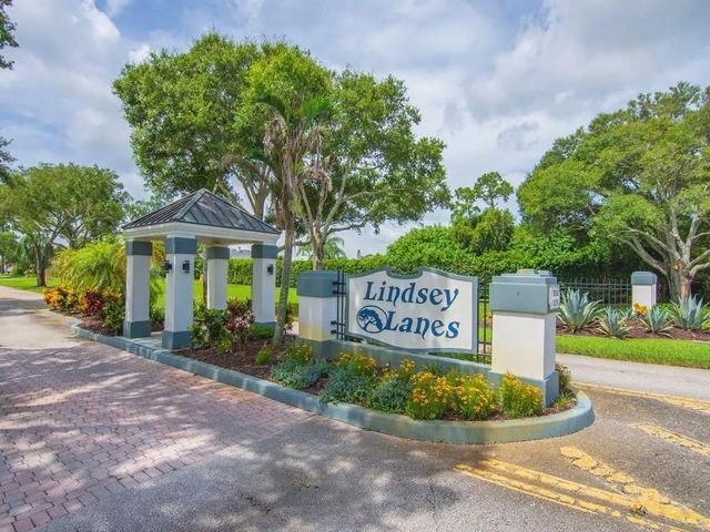 2 of 33 - 4815 47th Court, Vero Beach, FL
