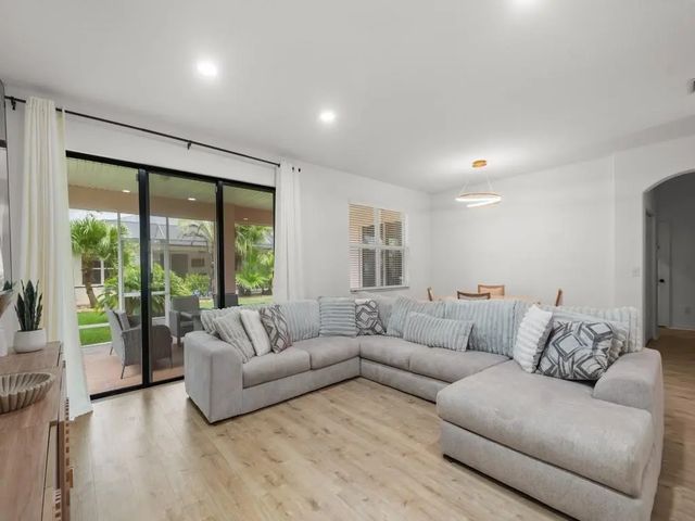 4 of 33 - 4815 47th Court, Vero Beach, FL