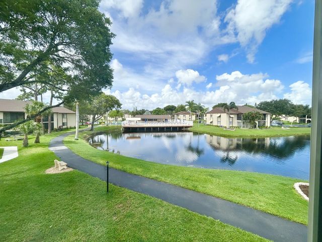 5 of 42 - 132 Lake Pine Circle #b-2, Greenacres, FL