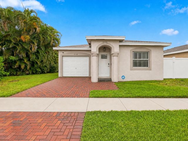 2118 E Ridge Circle E, Boynton Beach