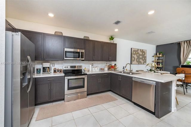 4 of 28 - 1116 Se 26th Terrace, Homestead, FL