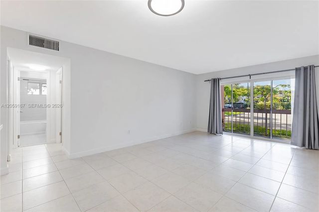 7705 Camino Real #101, Miami