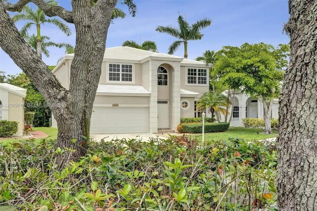 9308 Nw 8th Circle, Plantation