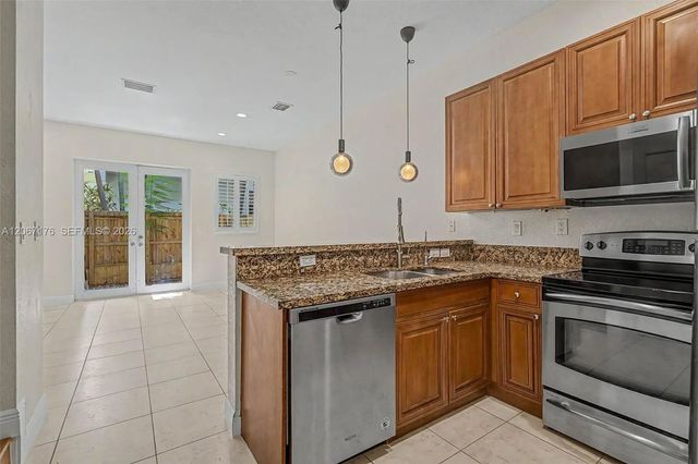 3 of 12 - 2945 Coconut Avenue #1, Miami, FL