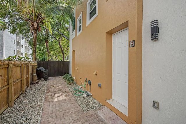 3 of 15 - 2945 Coconut Avenue #3, Miami, FL