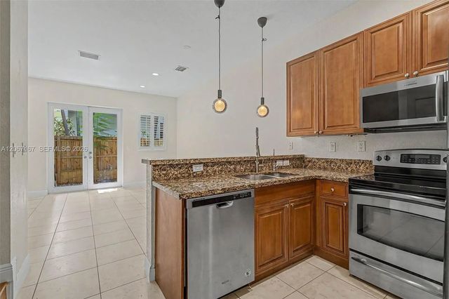 4 of 15 - 2945 Coconut Avenue #3, Miami, FL