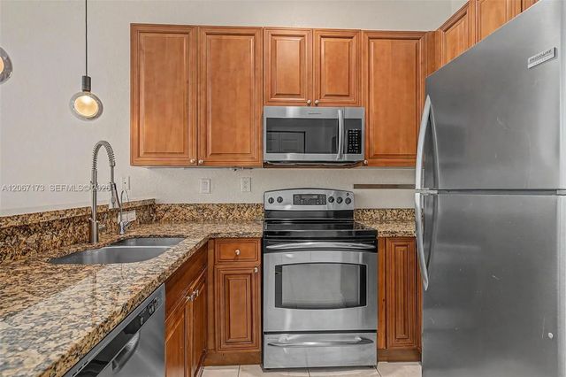 4 of 14 - 2945 Coconut Avenue #2, Miami, FL