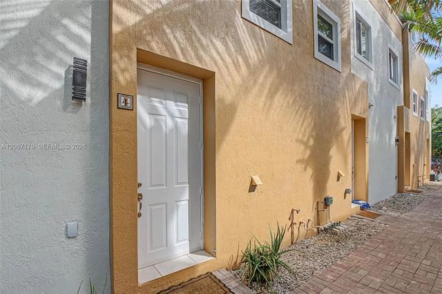 2 of 15 - 2945 Coconut Avenue #4, Miami, FL