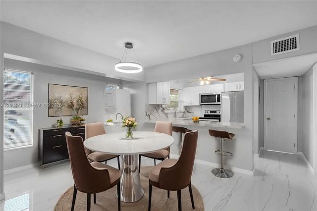 3000 Nw 43rd Terrace #106, Lauderdale Lakes
