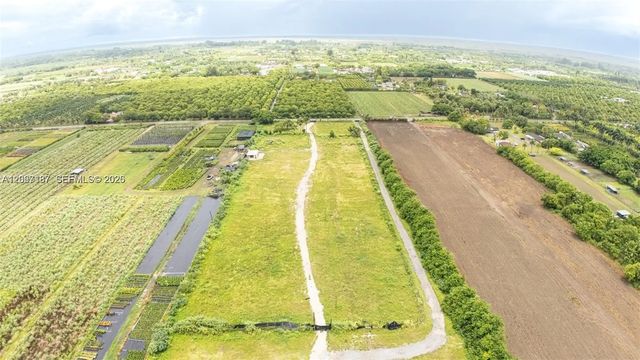 4 of 6 - 14287 Sw 192nd Avenue, Miami, FL