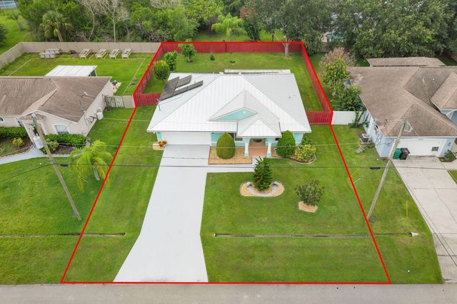 2 of 28 - 5861 Nw Cullom Circle, Port St. Lucie, FL